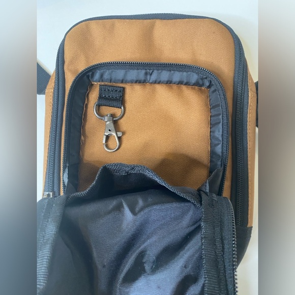 Carhartt Legacy Crossbody bodysling Gear Organizer bag brown with black accents - Picture 4 of 11